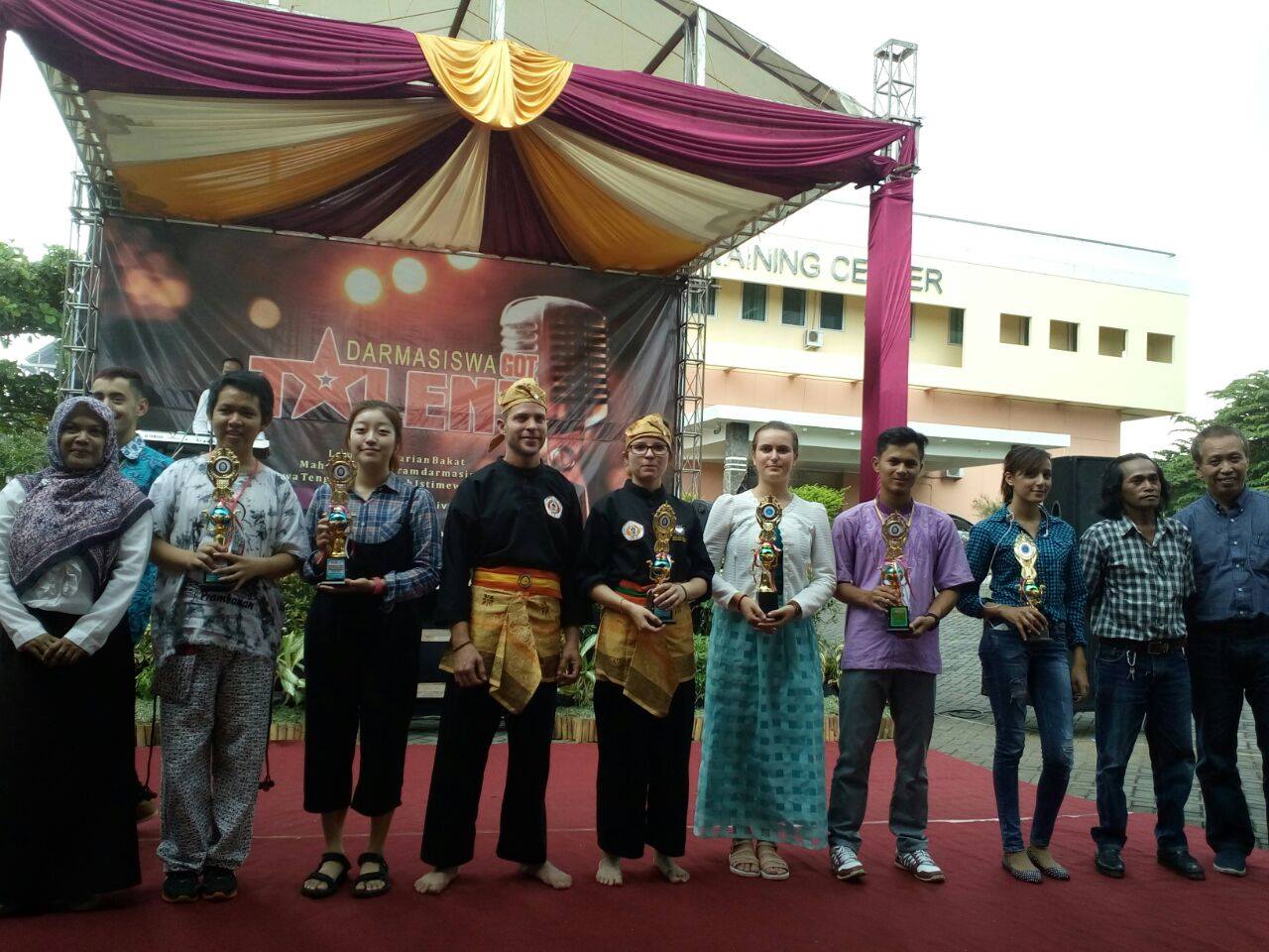 Darmasiswa UAD won the First place in Traditional Dancing Competition at Universitas Diponogoro