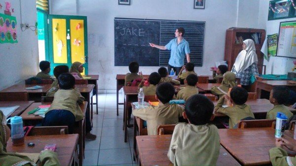 Teaching English to Students