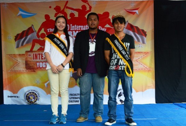 King and Queen of International Students UAD with President of International Students Association